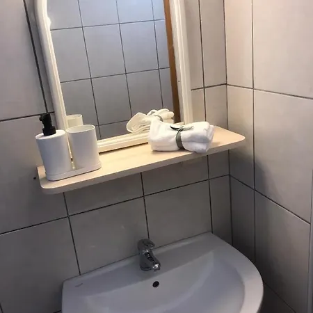 Cosy Rooftop With Balcony Belgrado