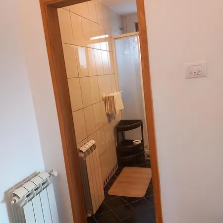 Apartment Cosy Rooftop With Balcony